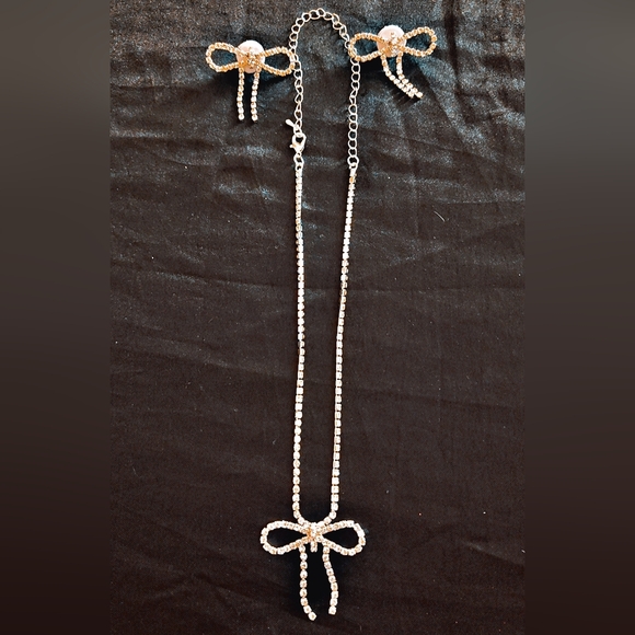 π Bow Necklace & Earrings Set β Diamond CZ NWOT π - Picture 4 of 8